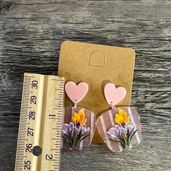 Floral Acrylic Heart Drop Earrings - Picture 5 of 8